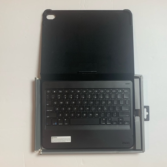 ZAGG Messenger Folio Tablet Keyboard 11 Inch iPad Pro Bluetooth Protect Case - Picture 3 of 4